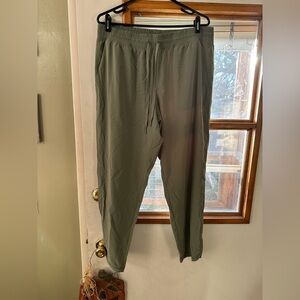 GAP Women’s Green Joggers Size L